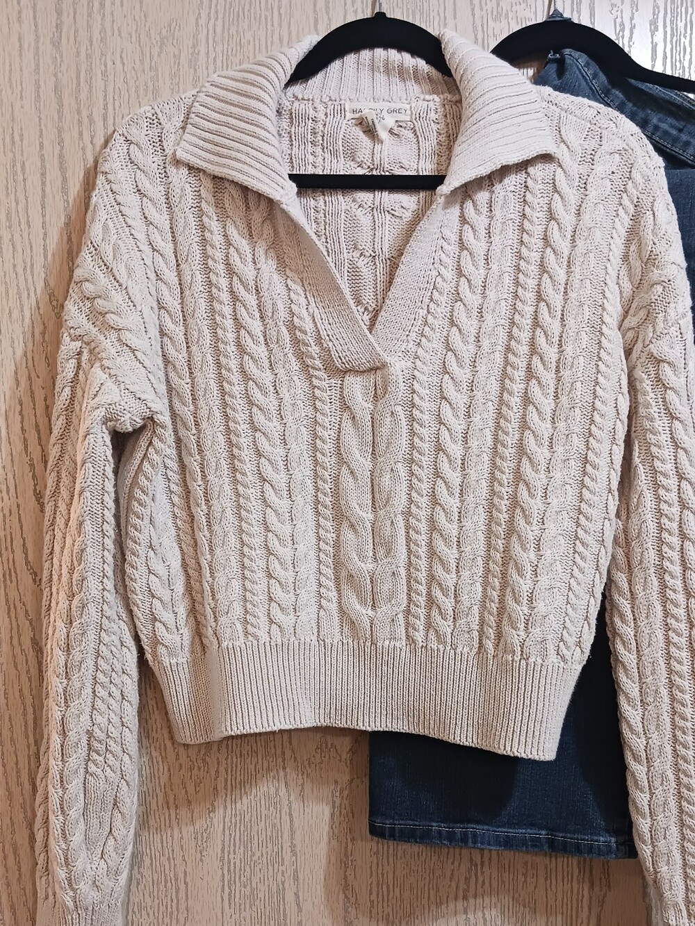 Women’s Cable Knit V-Neck Sweater - Cream